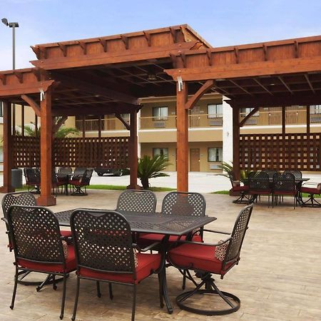 Days Inn & Suites By Wyndham Houston North-Spring Westfield Exteriör bild