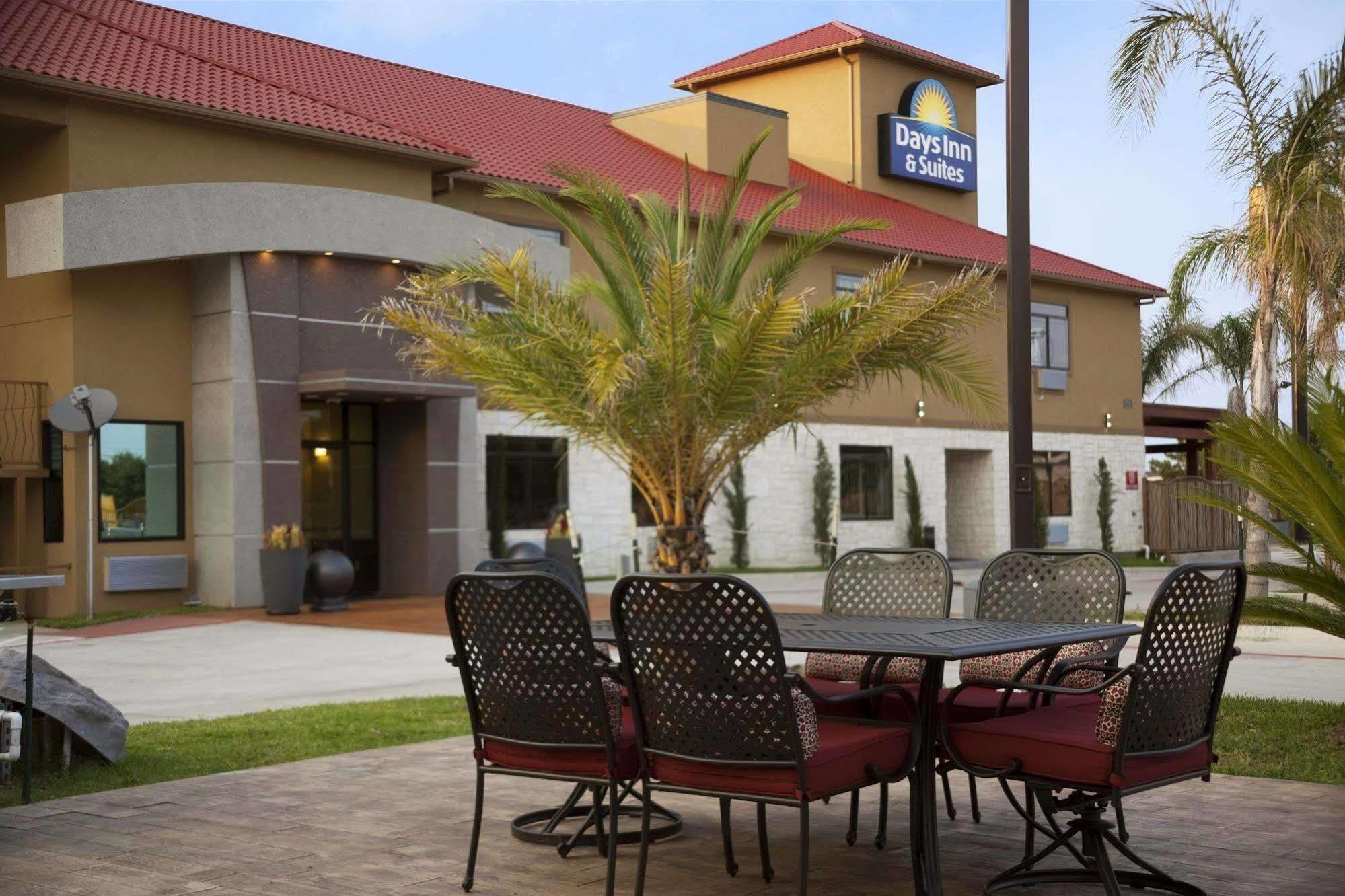 Days Inn & Suites By Wyndham Houston North-Spring Westfield Exteriör bild