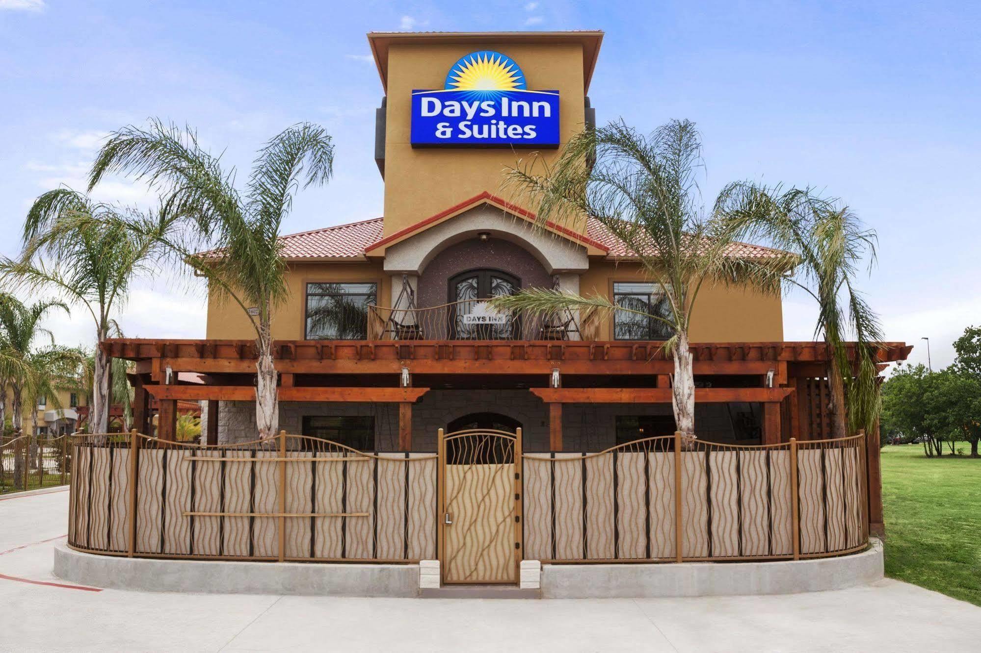 Days Inn & Suites By Wyndham Houston North-Spring Westfield Exteriör bild